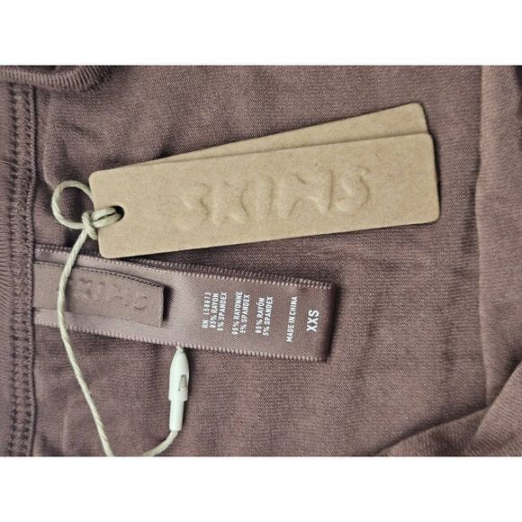 Skims tank top Nwt - Picture 5 of 7